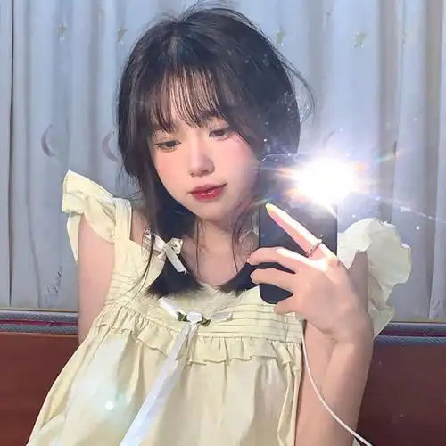 精选优质温柔小众好看的女生头像64
