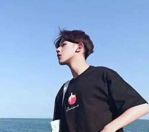 喜欢比较别人家女朋友的星座男最是瞧不起

