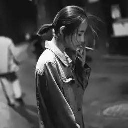 黑白头像灵魂无处安放,所以选择流浪
