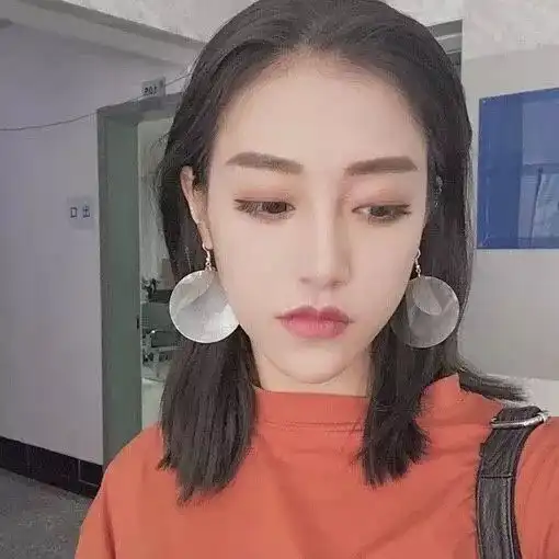 选对发型黑发也可以很洋气
