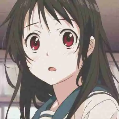 黑色头发红色眼睛的动漫女孩是什么人物
