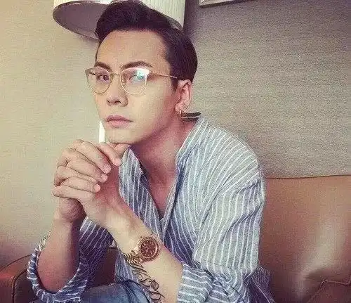 直男大改造从眼镜做起摇身一变吴磊鹿晗吴亦凡
