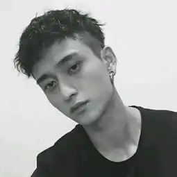 谁知道这人叫什么名字
