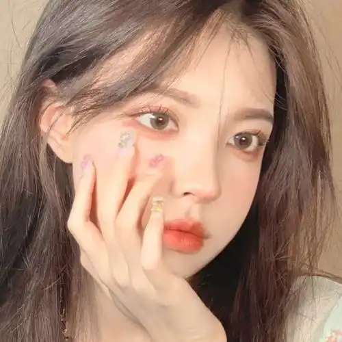 ins精致女生头像
