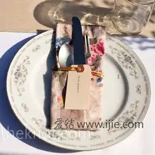 轻松自然的加州户外蓝色婚
