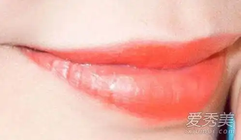 周东宇妮妮变成女孩了不仅仅是因为哈密瓜色的嘴唇
