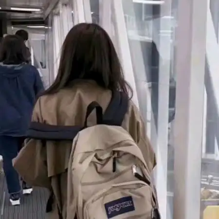 ins清纯漂亮长发女生头像,漂亮女头才受欢迎

