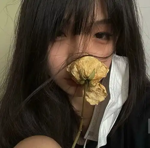 ins酷酷女生头像
