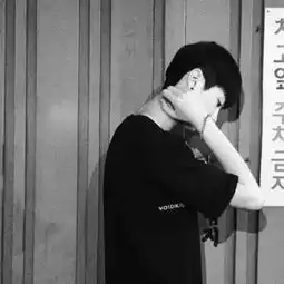 黑白系男女头像若不同心,岂能同行
