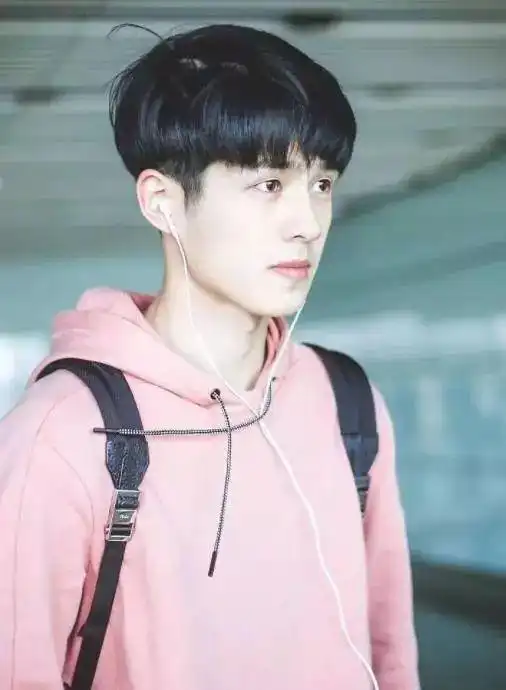 桃花运旺的男人,都是这样穿的
