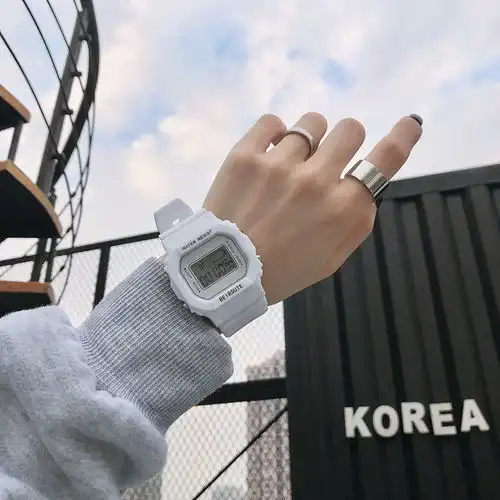 抹茶绿色手表女ins风独角兽中学生韩版简约小方表防水女生电子表

