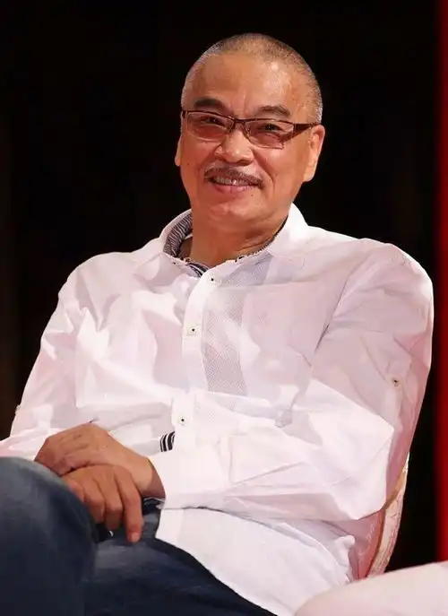 田启文否认吴孟达去世传闻称其仍在治疗,却有明星已开始悼念
