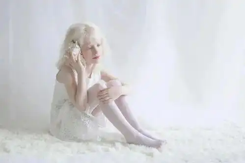 白化病姐妹罕见美照曝光,引6万粉丝赞叹却糟恶毒网友咒骂......
