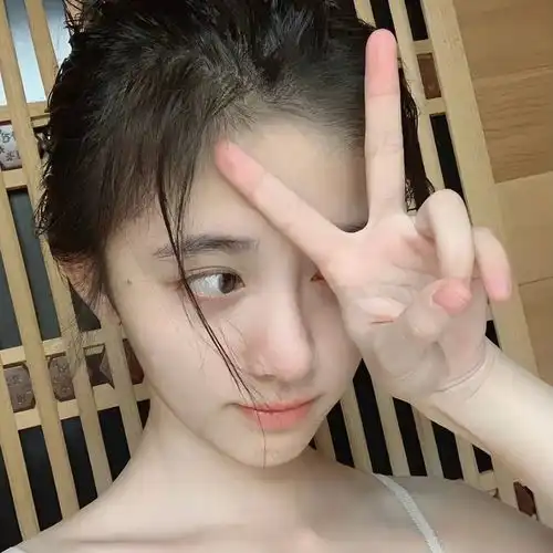 原来我们都夹错睫毛了睫毛竟然要往下夹,才能12小时卷翘不软塌
