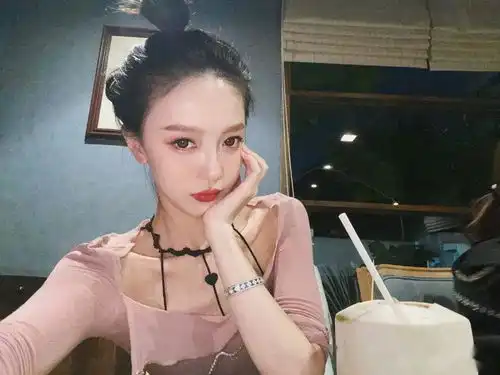 毁人不倦彭王者家的衣服吓跑高级厌世脸,又来祸害girlcrush女孩
