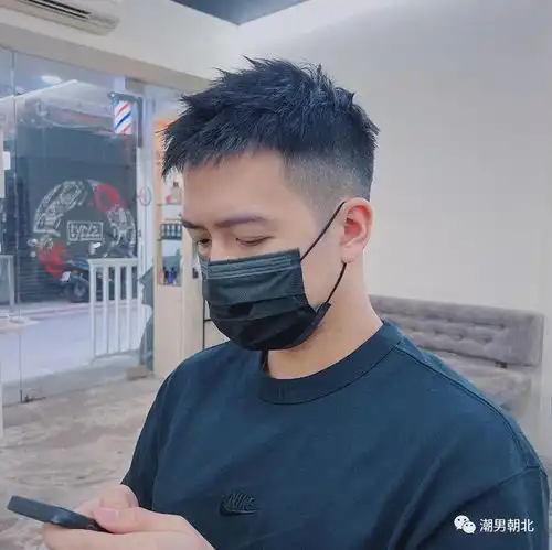 男生理发别只会稍微剪短,这3款短发很好看,剪完阳光帅气
