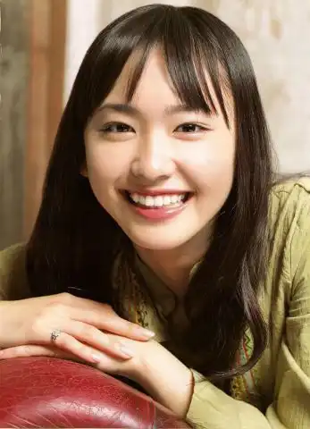 女人这几个姿态,最有杀伤力
