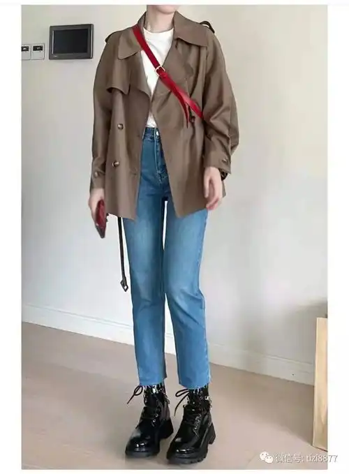 秋季牛仔裤怎么搭配好看

