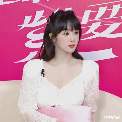 杨紫程潇是什么关系一个温柔像公主,一个甜辣少女感十足
