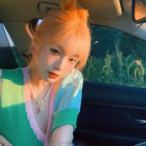ins风小众女生头像
