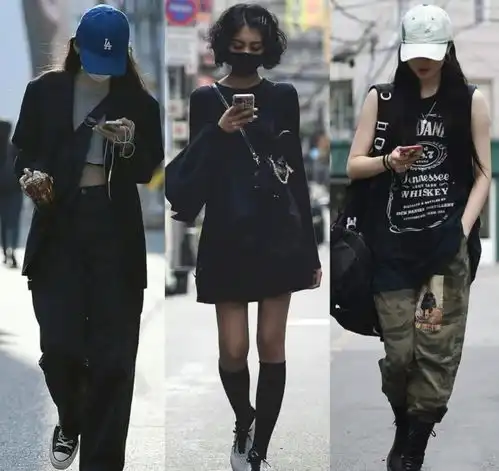 论黑色系搭配,就服韩国时髦精,出街装高级个性不失街头感
