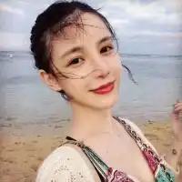 难过不能陪你到老欧美女头女生唯美头像

