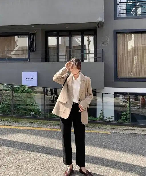 怪不得韩系女生那么好看,关键都在穿搭上,舒适休闲谁不爱
