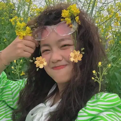 仙气森系女生头像绿色安静淡然的意境绿色头像女

