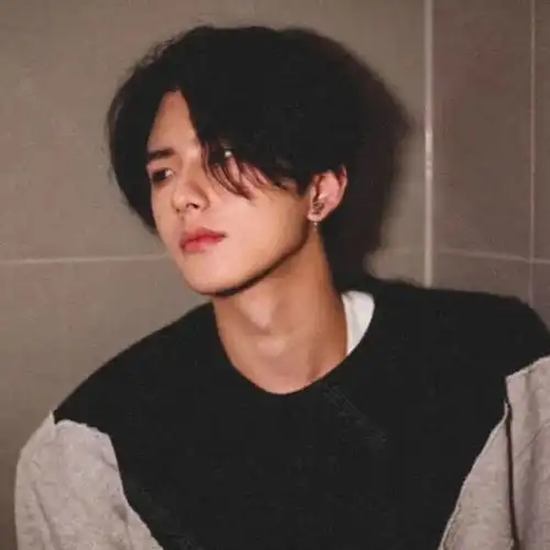 男生头像快乐多一点烦恼少一点
