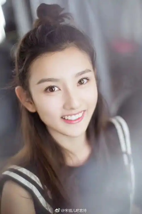 如何评价宝莲灯前传的小哪吒宋祖儿的长相称得上是大美女吗
