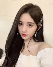 甜美少女鞠婧祎,一身白裙,美得让人移不开眼
