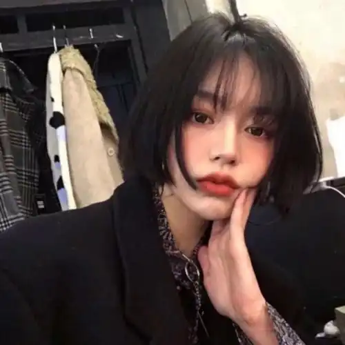 女生头像躲了这么多年的雨
