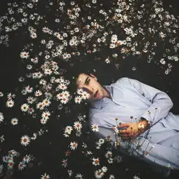 一个男人说谎的10个表现,小动作难逃女人眼睛
