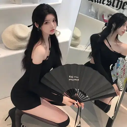 头像黑色系女头像2
