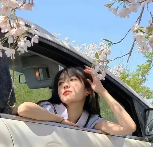 真人版女生头像一
