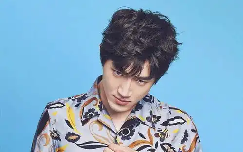 耍帅在行却沙雕的男星,林更新成地主家傻儿子,胡歌也荣登在内
