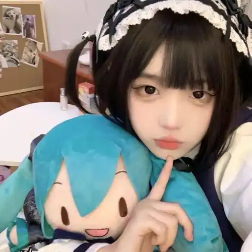 钟情ins风微信头像
