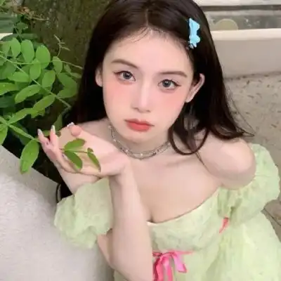 很高级的美女头像魅力高清超级质感极目不见故土抬头却是同一片星空
