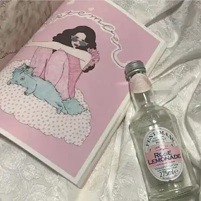 少女心粉色系微信朋友圈背景图
