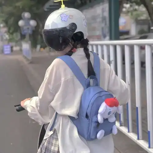 超级火爆的ins风女生头像
