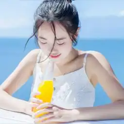 我们的青春需要扬帆起航治愈系小清新女生头像
