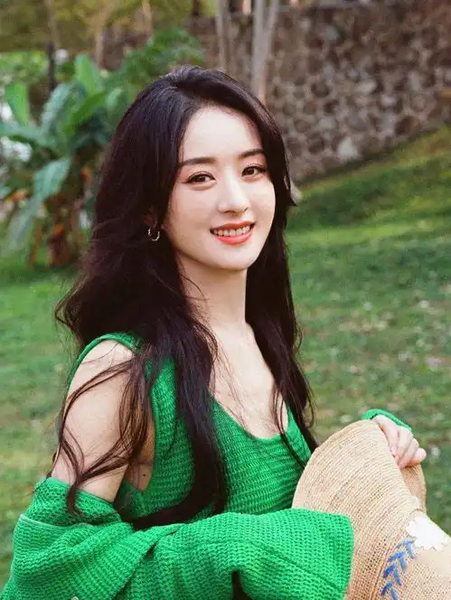 被钟楚曦的这个女鬼妆杀到又丧又甜的换脸妆容,美得心碎
