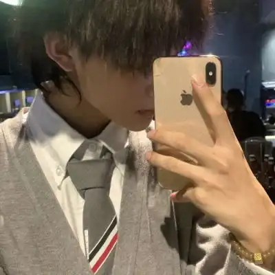 祁宋ins酷帅真人文艺范男生头像
