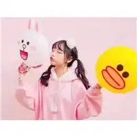 清新韩系白边女头图片白色边框上下白边女生头像
