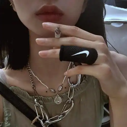 系列头像你就像换了一种性格悄悄地告别了从前的自己
