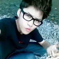 富二代,很有钱的戴眼镜帅气男生头像图片
