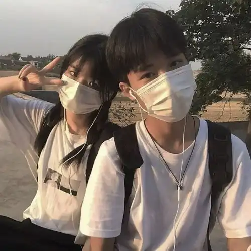 情侣头像微丧文案原来你早就想好要留在谁的身边
