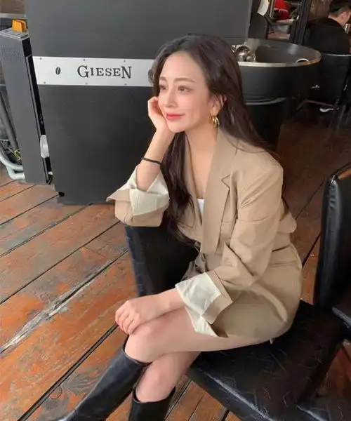 超受欢迎的韩系穿搭,甜美减龄还简单,照着穿美成韩剧女主

