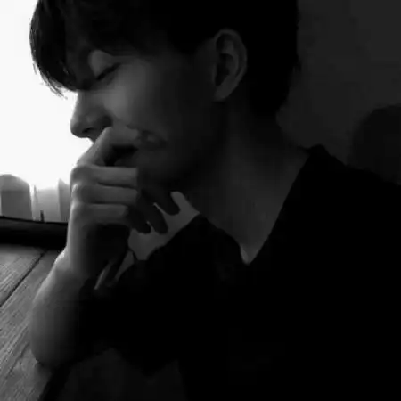 黑白冷酷男生头像,痞帅黑白冷酷男生头像真人
