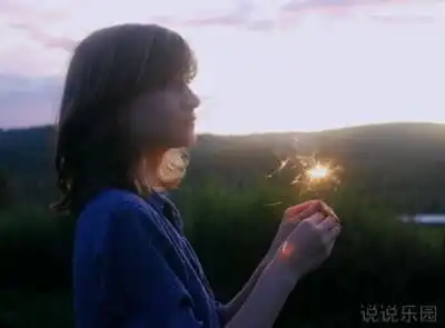 适合深夜丧的说说一到晚上就发现,白天的振作都是徒劳
